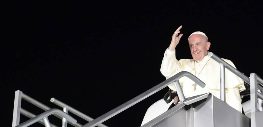 El papa Francisco se lanza contra los vientres de alquiler, pide prohibirlos