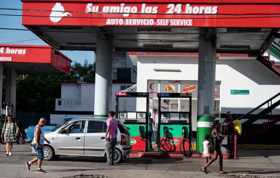 Gobierno cubano anuncia alza de m&aacute;s del 500% en el precio de la gasolina