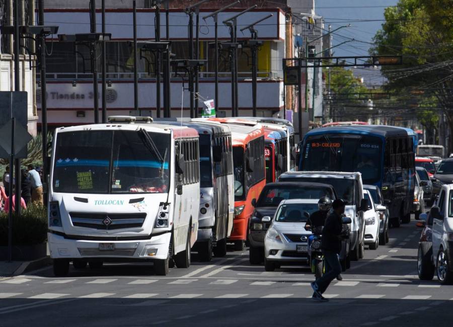 Gobierno del Estado de México propone subsidios para conductores de transporte público