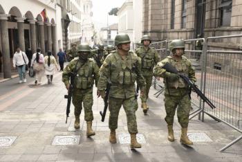 Presidente de Ecuador declara 