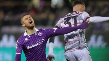 Fiorentina gana a Bolonia por penales y es el primer semifinalista de 'Coppa'