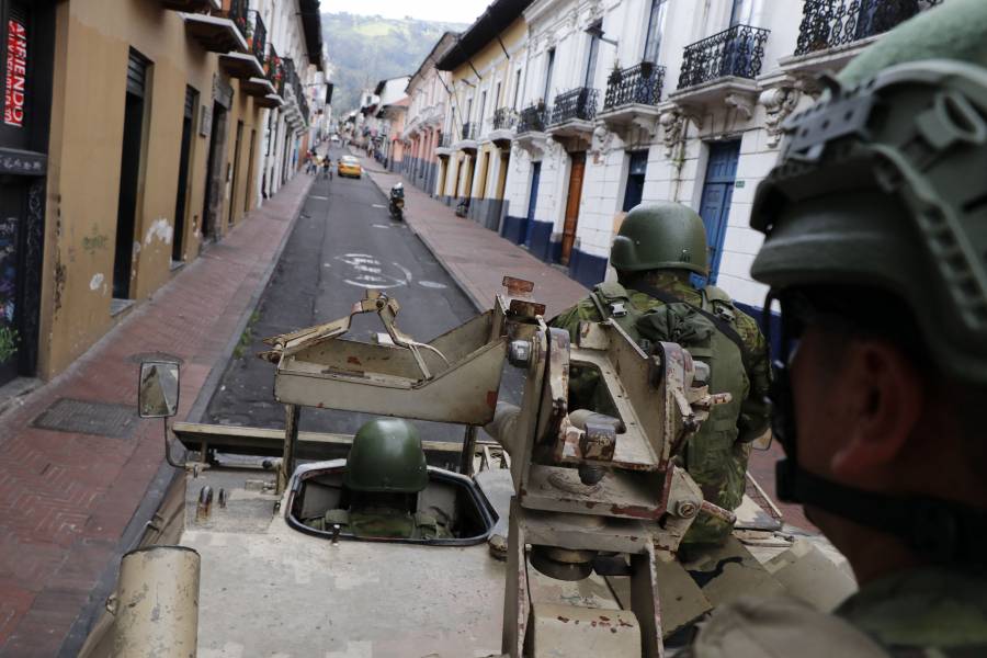 Silencio y miedo se instalan en las calles de un Ecuador bajo el fuego narco