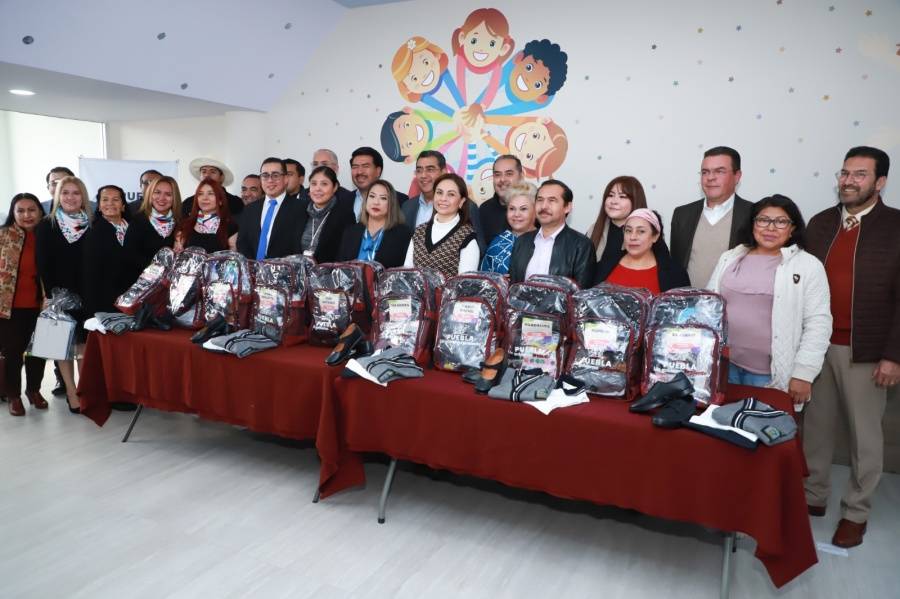 SEDIF entrega claves escolares para las casas de Asistencia