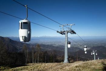Telef&eacute;rico en Austria se desploma con cuatro personas abordo