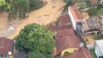 Tercer d&iacute;a de apagones y dos muertos por lluvias intensas en Sao Paulo