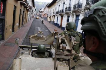 Silencio y miedo se instalan en las calles de un Ecuador bajo el fuego narco