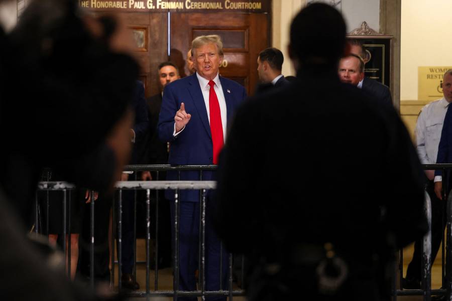 Trump condena el juicio como una 'caza de brujas' al final de los argumentos