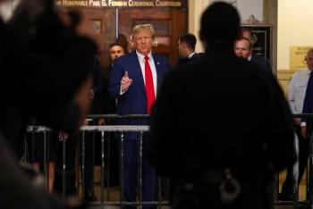 Trump condena el juicio como una 'caza de brujas' al final de los argumentos
