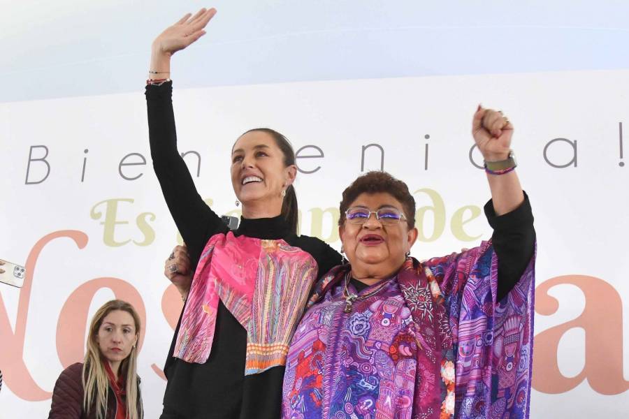 Tras salir de la Fiscalía CDMX, Ernestina Godoy reaparece en evento de Sheinbaum