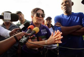 Expresidente de Surinam reh&uacute;sa presentarse en prisi&oacute;n tras condena por masacre