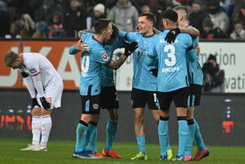 Bayer Leverkusen es 'campe&oacute;n de invierno' con gol 'in extremis' de Palacios