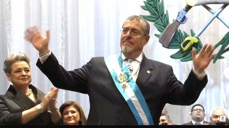 AMLO muestra su agrado por toma de protesta por nuevo presidente de Guatemala