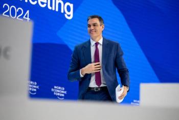 Pol&eacute;mica en Espa&ntilde;a por cesiones migratorias a partido al que Pedro S&aacute;nchez acus&oacute; de 