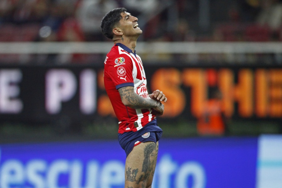 'Chivas' de Gago afrontan complicada salida ante Tigres de Gignac en el fútbol mexicano