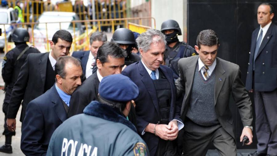 Detienen a exbanquero uruguayo Juan Peirano Basso pedido en extradición por Paraguay