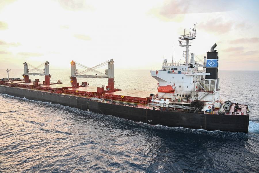 Rebeldes hutíes reivindican ataque contra barco de EEUU frente a Yemen