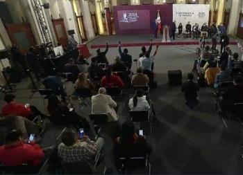 AMLO ironiza sobre único orador de marcha de la oposición, Lorenzo Córdova