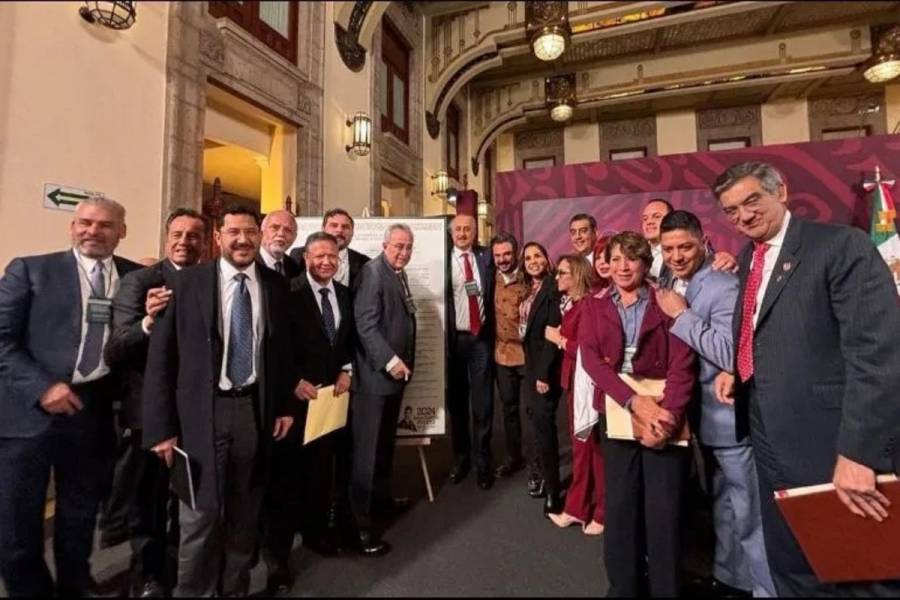 AMLO y gobernadores firman acuerdos para afianzar IMSS-Bienestar