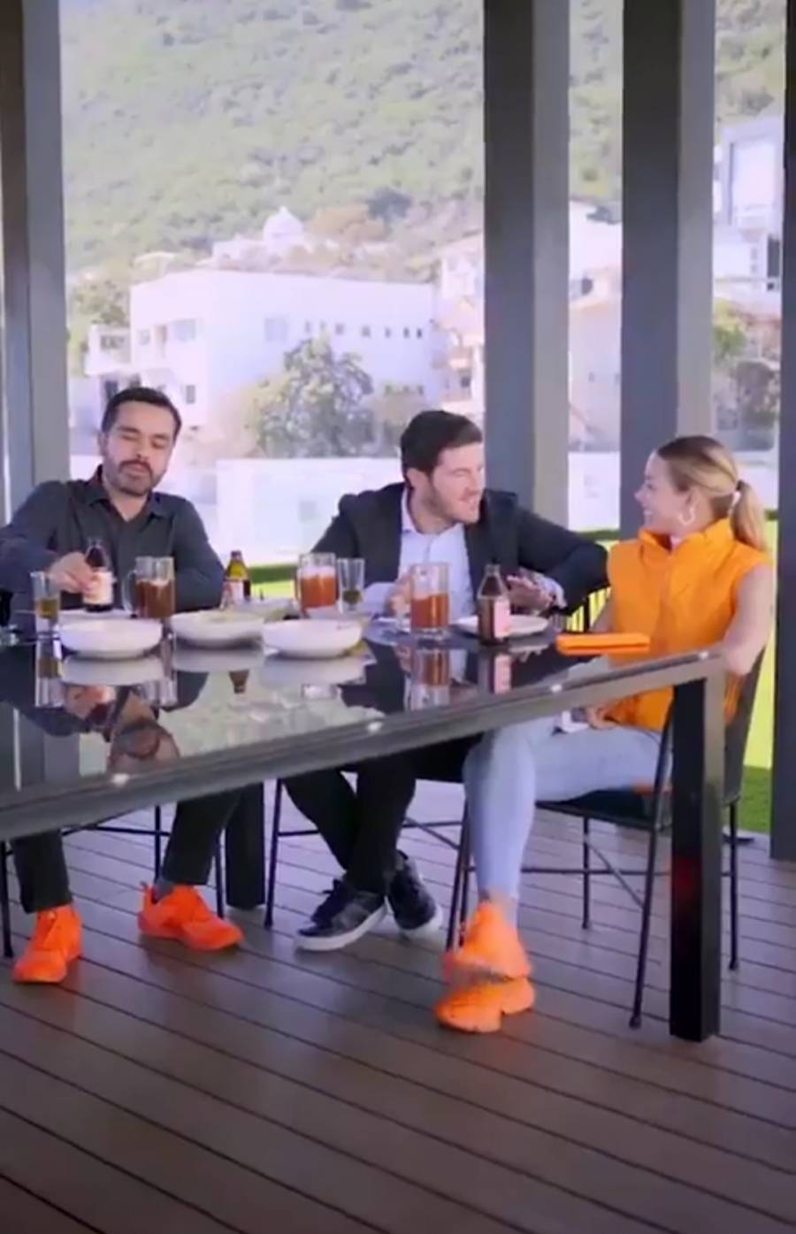 Ordenan retiro de video de Samuel García