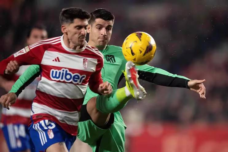 Atlético de Madrid se reengancha al vagón Champions tras ganar en Granada