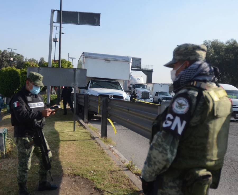 Refuerzan patrullajes permanentes en la autopista México-Querétaro para combatir asaltos a transportistas
