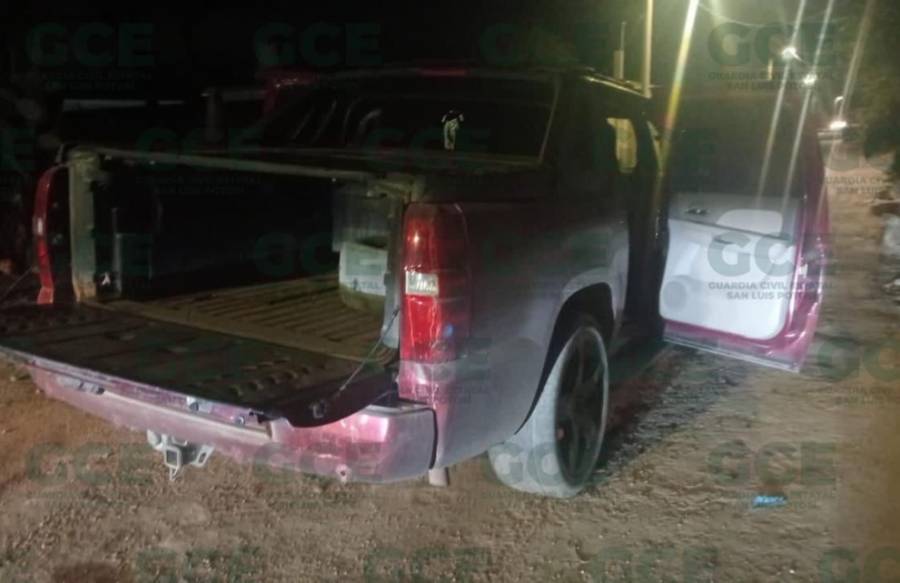 GCE asegura camioneta abandonada tras persecución