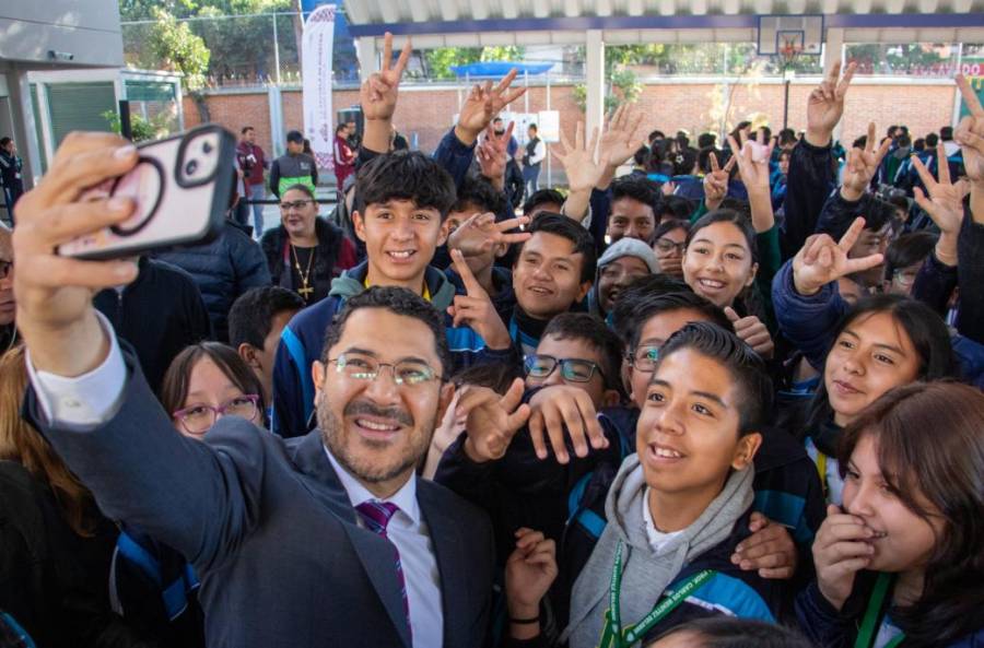 Entrega Batres reconstrucción de secundaria en la Benito Juárez; se invirtieron más de 41 mdp