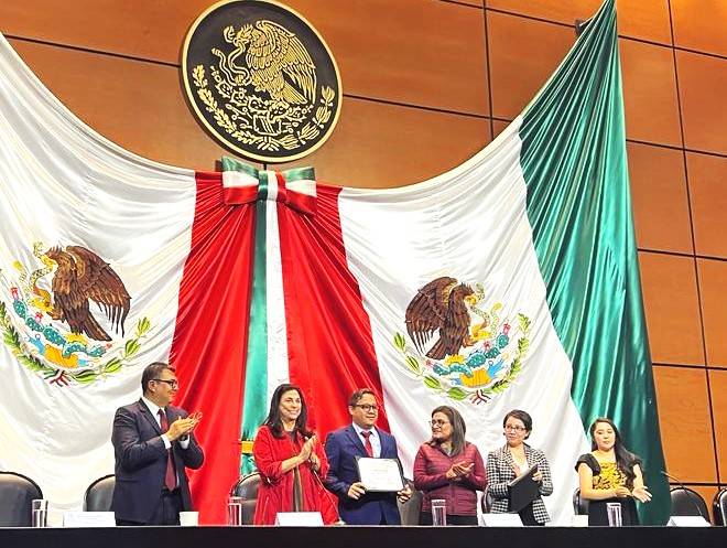 Entrega Reconocimiento al Estudio sobre Eliminación de Impuestos a Productos Menstruales en Premio Nacional de Finanzas Públicas 2023