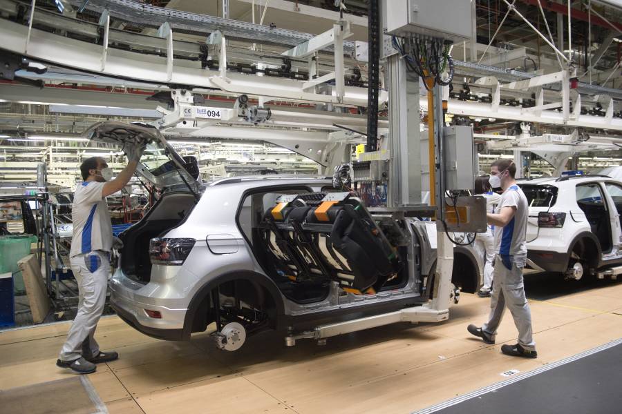Estalla huelga por salarios en planta de Audi en México