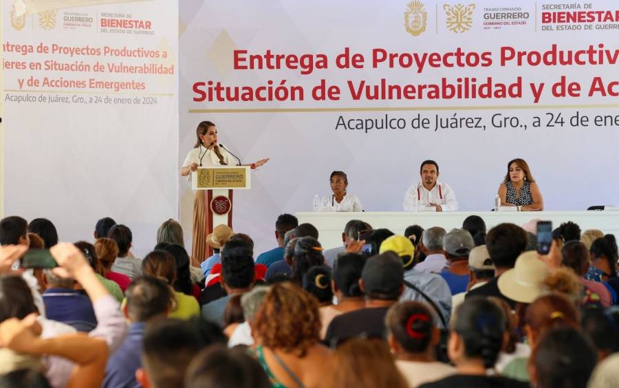 En la crisis, hay que levantarse y trabajar para estar mejor: Evelyn Salgado