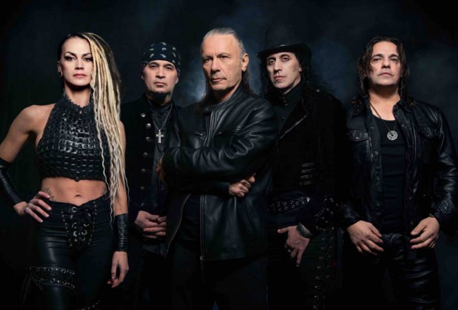 BRUCE DICKINSON PRESENTA “RAIN ON THE GRAVES”