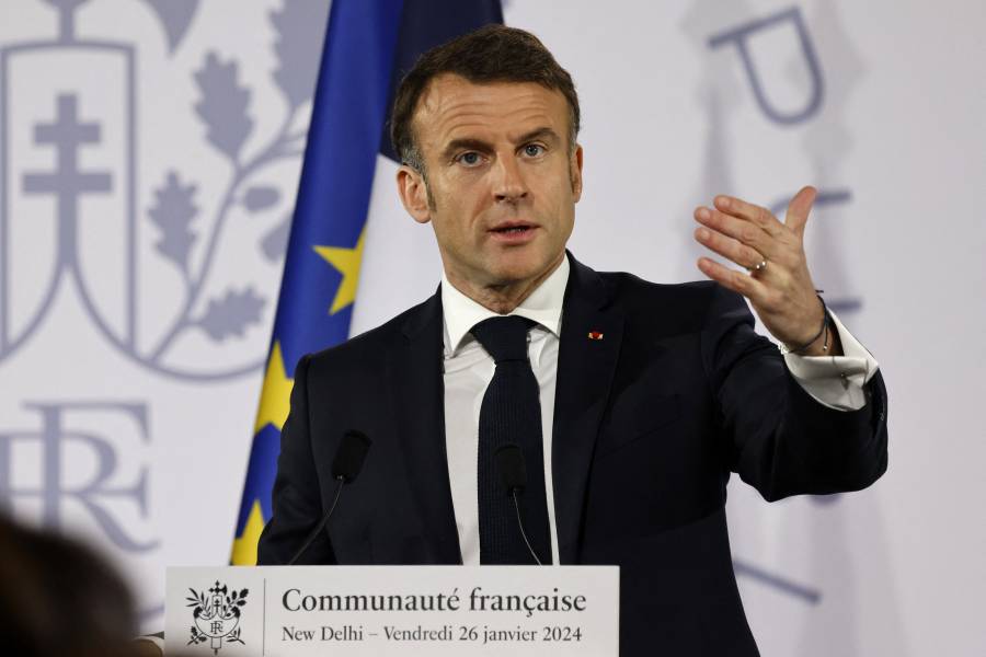 Macron promulga nueva ley migratoria en Francia