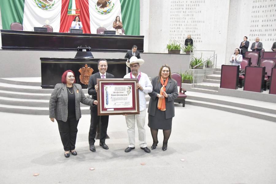 Premio Adolfo Ruíz Cortines 2023 en Veracruz: que celebra este diploma y medalla