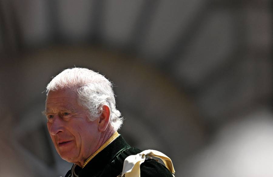 Segundo d&iacute;a de hospitalizaci&oacute;n para el rey Carlos III tras su operaci&oacute;n de pr&oacute;stata