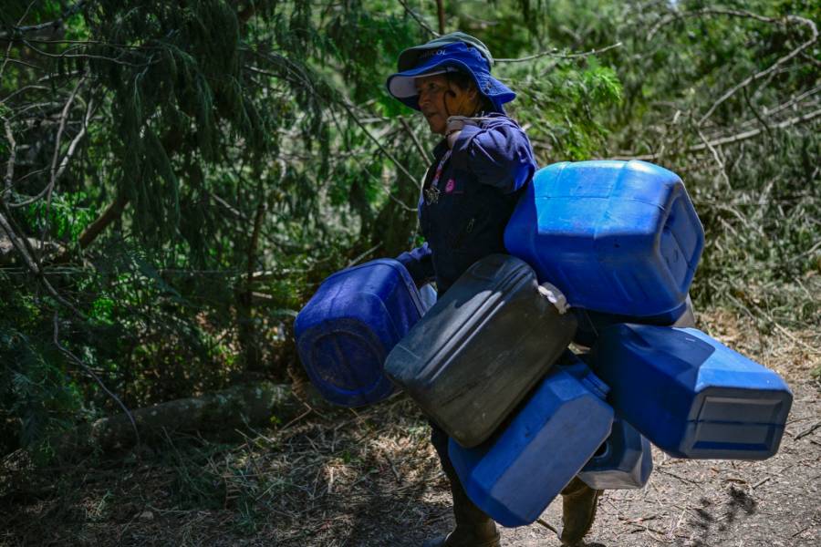 Unos 40 parques naturales cierran en Bogotá por incendios