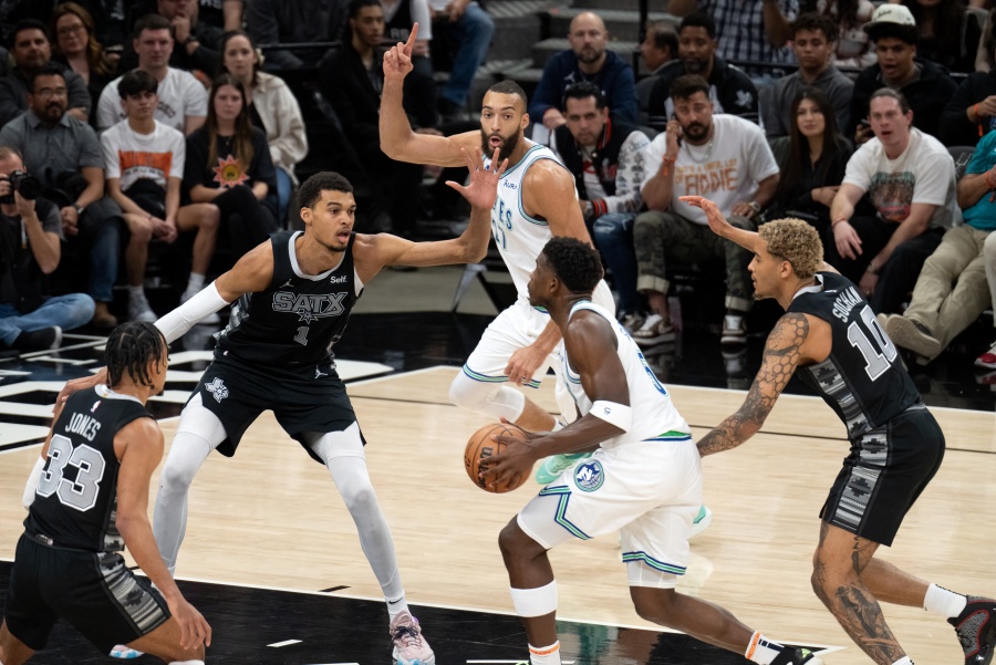 Los líderes Thunder tropiezan ante los Pistons en la NBA