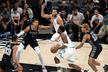 Los l&iacute;deres Thunder tropiezan ante los Pistons en la NBA