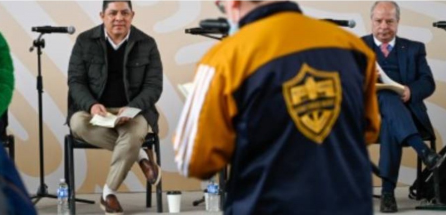 Ricardo Gallardo impulsa la lectura entre jóvenes