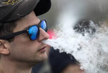 Reino Unido proh&iacute;be vapeadores de un solo uso para proteger a la juventud