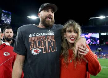 Travis Kelce llega a su cuarto Super Bowl y celebra con Taylor Swift