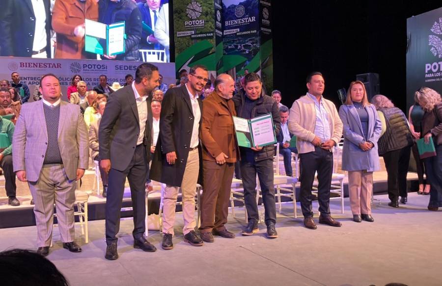 Gobierno estatal realiza entrega simbólica del Ramo 33