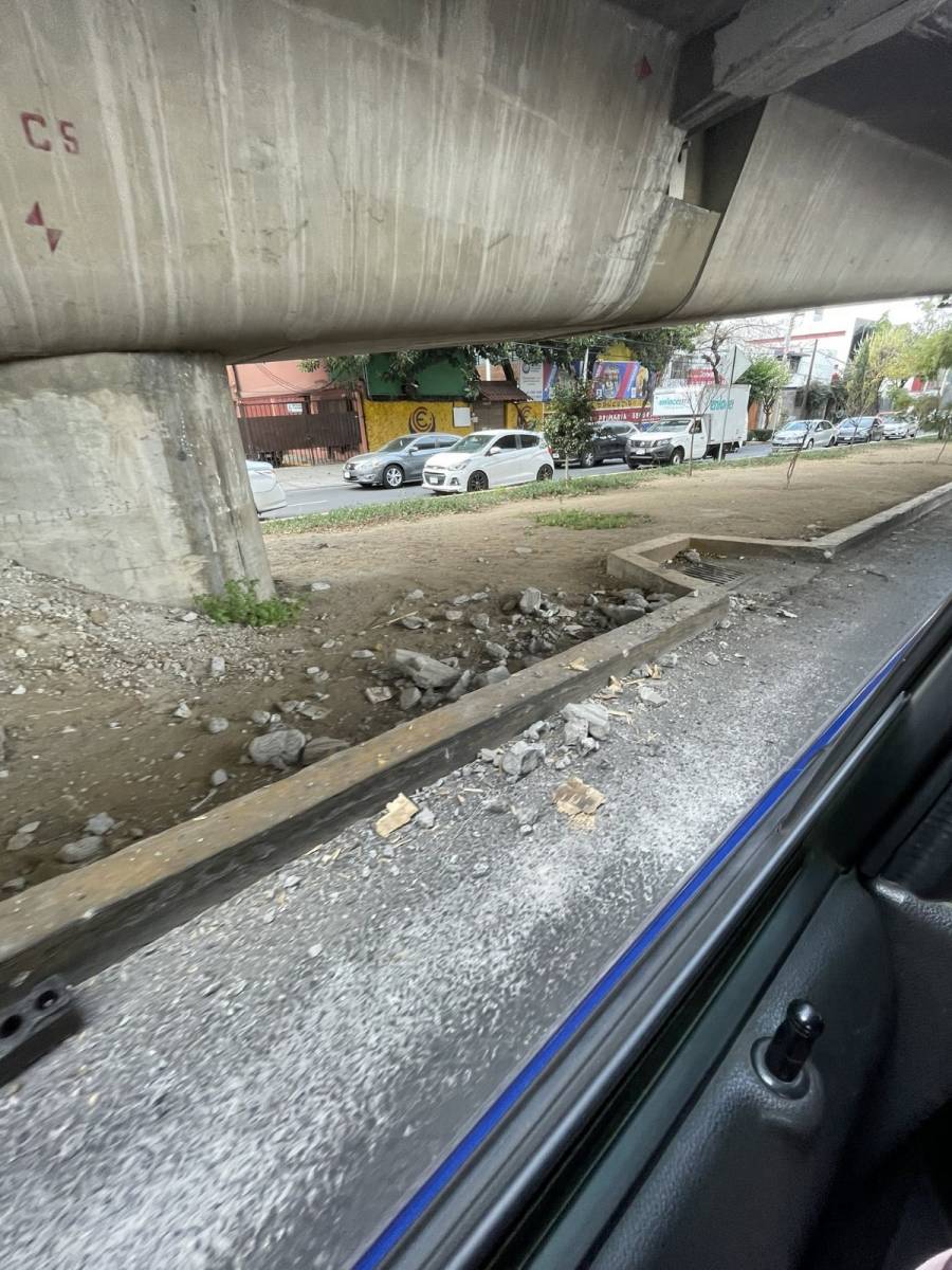 Incidente en Viaducto Tlalpan, parte de la estructura del segundo piso se desploma