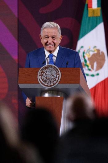 AMLO descalifica absoluci&oacute;n de dos delitos a Juan Collado