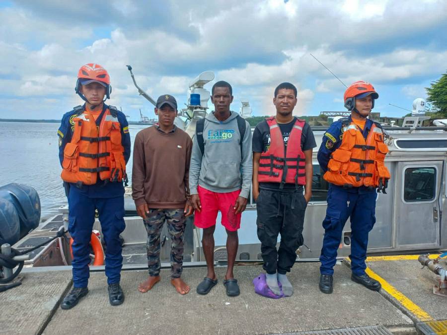 Colombia rescata a náufragos panameños que sobrevivieron 11 días a base de cocos