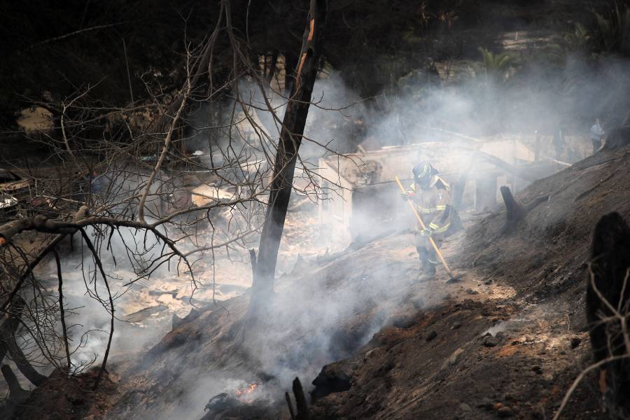 Suben a 64 los muertos por incendios en Chile y esa cifra 