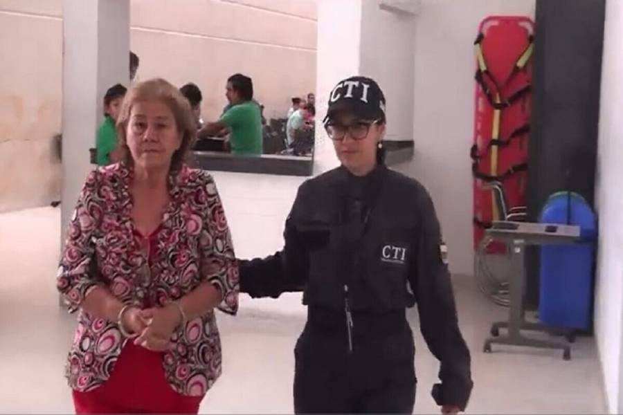 Condenan a exrectora que permitió que paramilitares abusaran a estudiantes en Santander