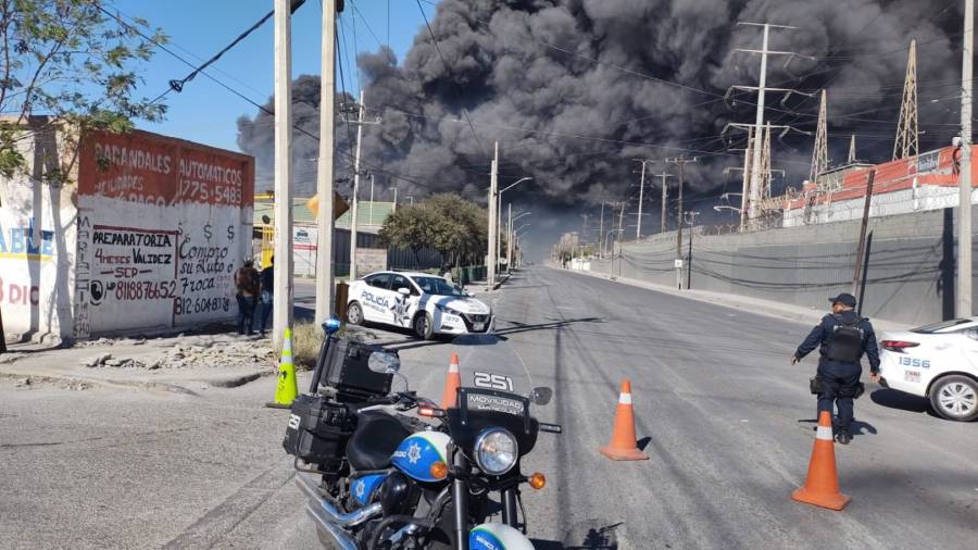 Incendio en bodega de Inova Plastics en San Nicolás de los Garza, Nuevo León