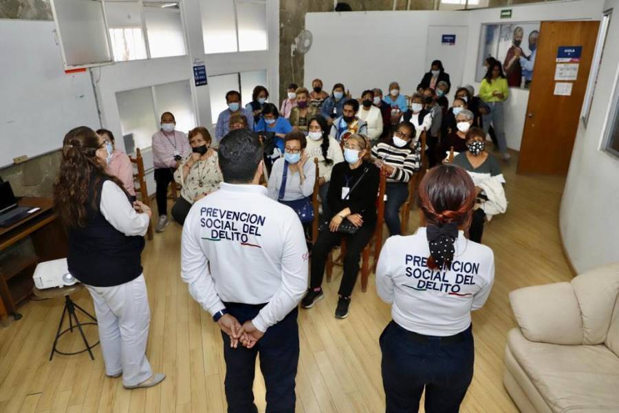 Ayuntamiento capacita a adultos mayores para prevenir delitos