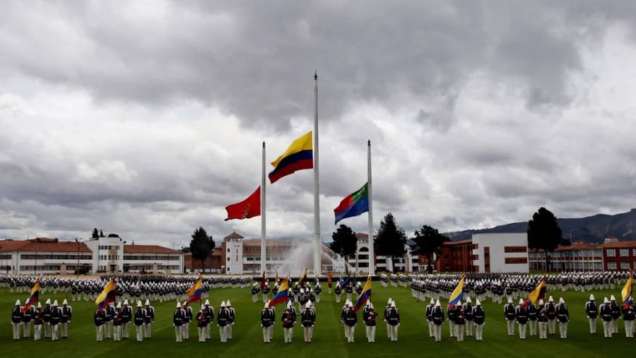 Un muerto y más de cien contagios por infección respiratoria en escuela militar de Colombia