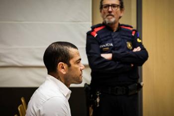 Dani Alves comienza a ser juzgado por presunta violaci&oacute;n en Barcelona